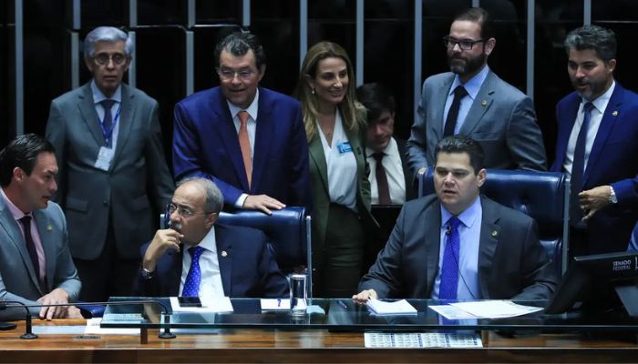  Senado aprova projeto que proíbe empréstimo consignado não autorizado 